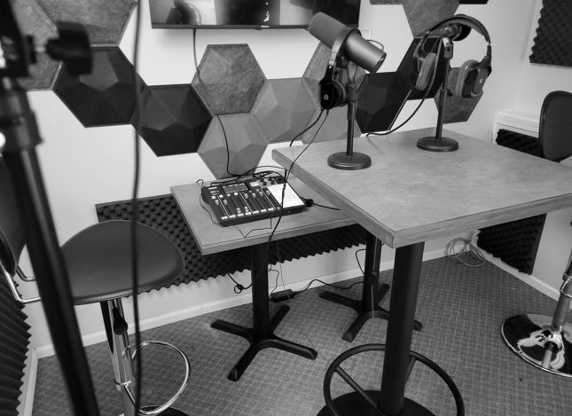 Photo of Postcast Vidpod Studio Co. in black and white